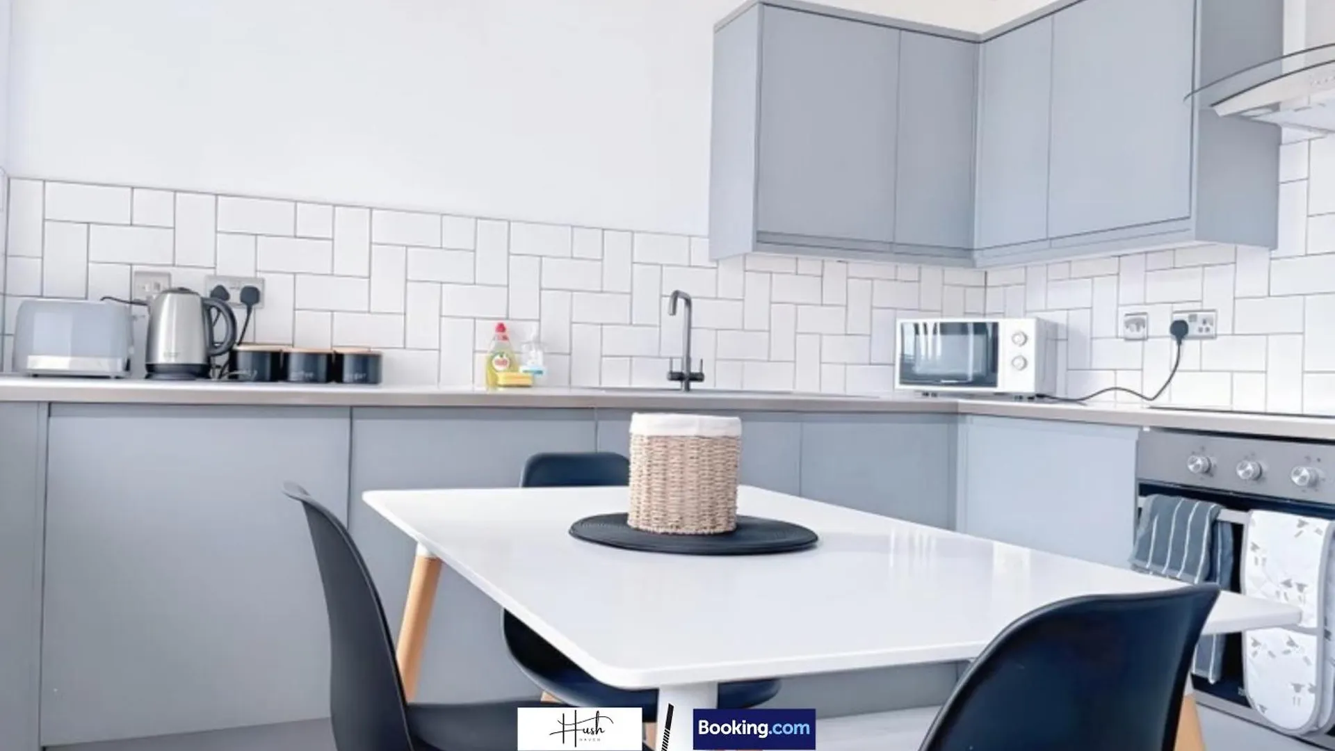 2 Bedroom Apartment At Hush Haven Homes Short Lets And Serviced Accommodation With Netflix, Games & Wi-Fi Kingston upon Hull